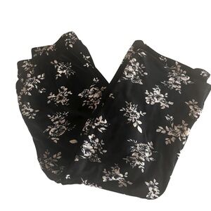 Karen Neuburger LIVE LOVE LOUNGE Floral Black and White lounging pants SZ M